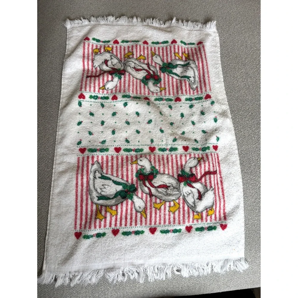 Vintage Christmas Hand Towel Country Geese Wreath Red White Stripe Fringe Trim